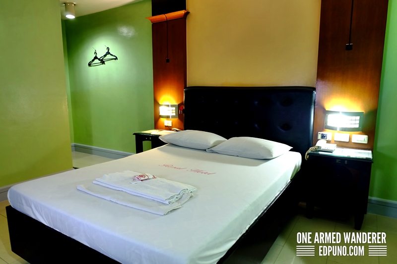 Rosal Hotel Pasig Review And Room Rates One Armed Wanderer